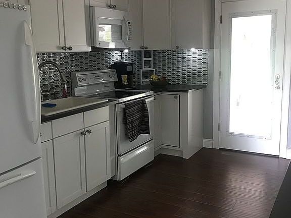 3rd image of 732 San Juan Blvd