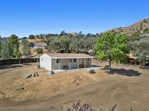 20 Cypress Ln, Wofford Heights, CA 93285