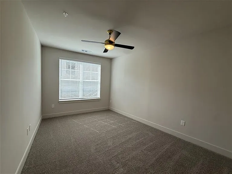 District on the Etowah Apartments — Photo 1099