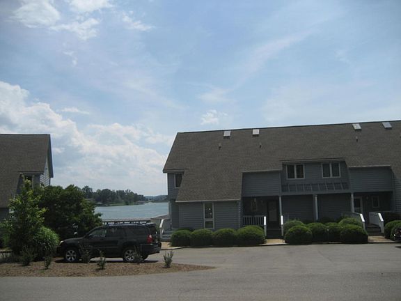 2nd image of 104 Gross Point Dr