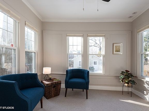 4th image of 215 Wood Ct