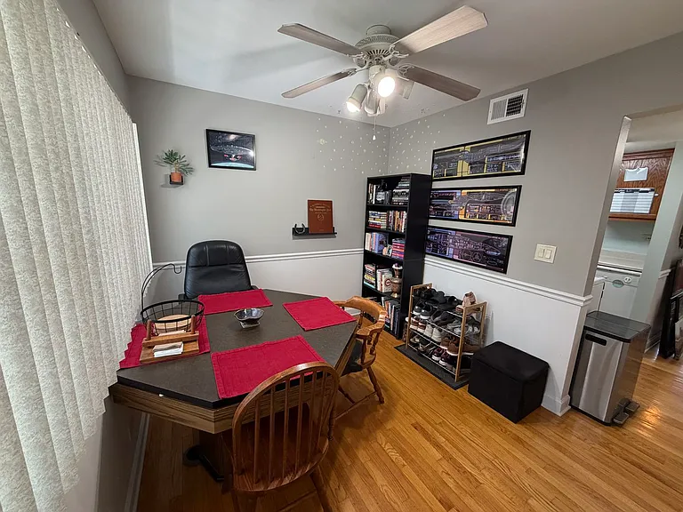 167 E Palatine Rd #I — Photo 2