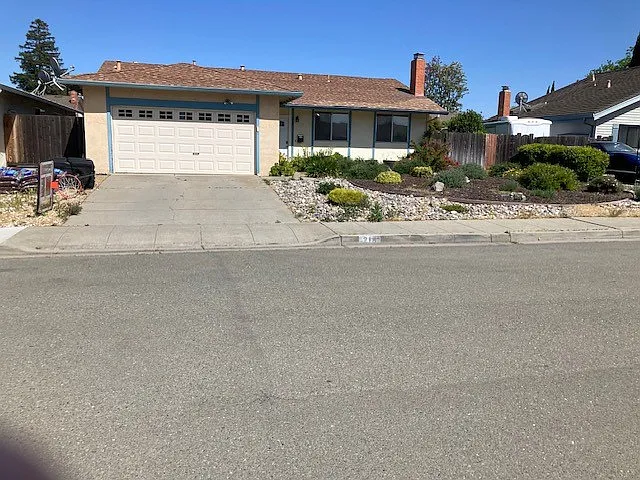 218 Elvira St photo 1
