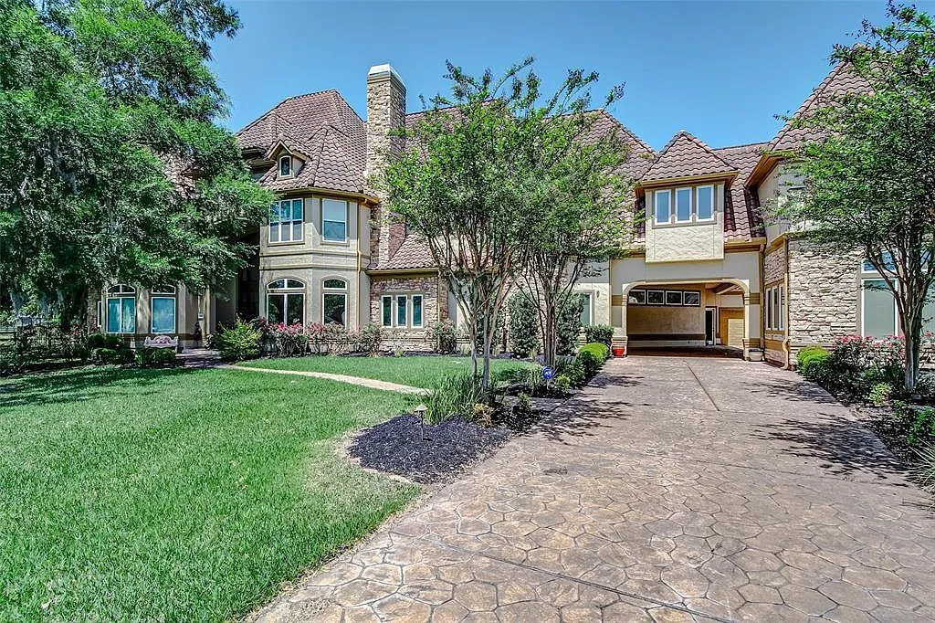 6 bed, 8.0 bath, 11252 sqft, $12,000 — Photo 3