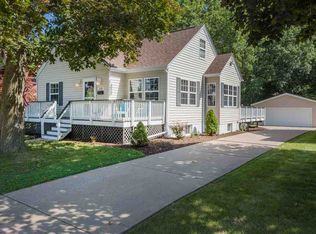 2120 10th St, East Moline, IL 61244
