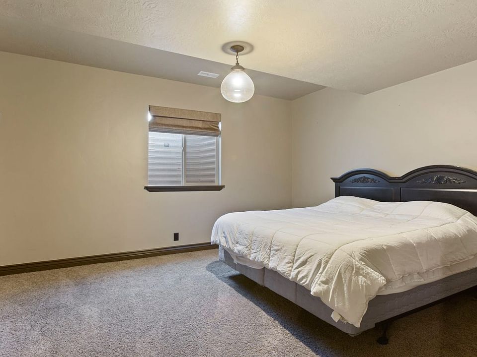 2nd image of 1866 Split Mountain Dr