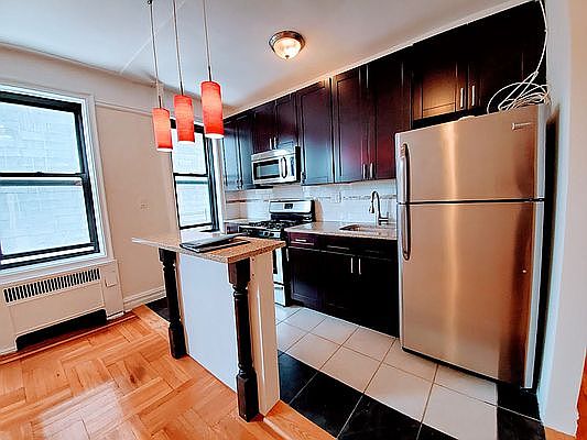 1st image of 2710 Newtown Ave APT 2