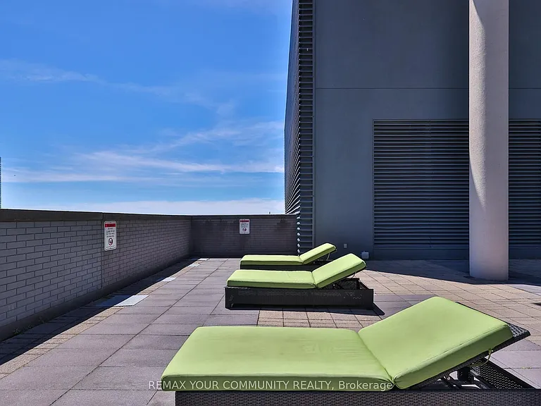 770 Bay St #Penthouse 101 — Photo 44