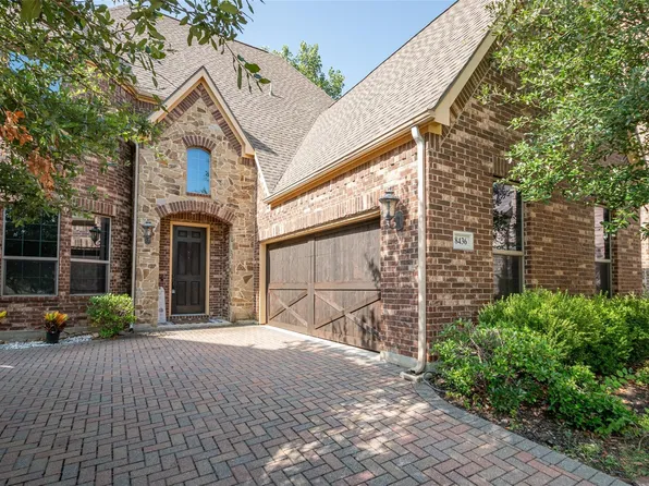 8436 Town Walk Dr, North Richland Hills, TX 76182