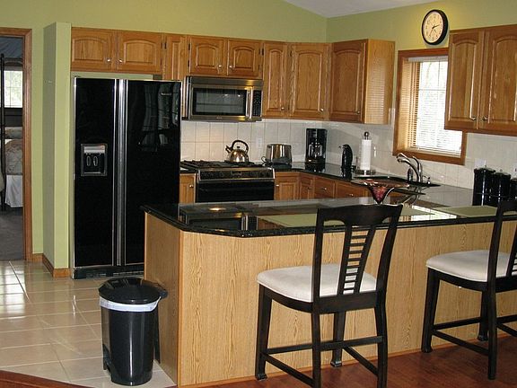 3rd image of 1632 Oakvale Dr SW