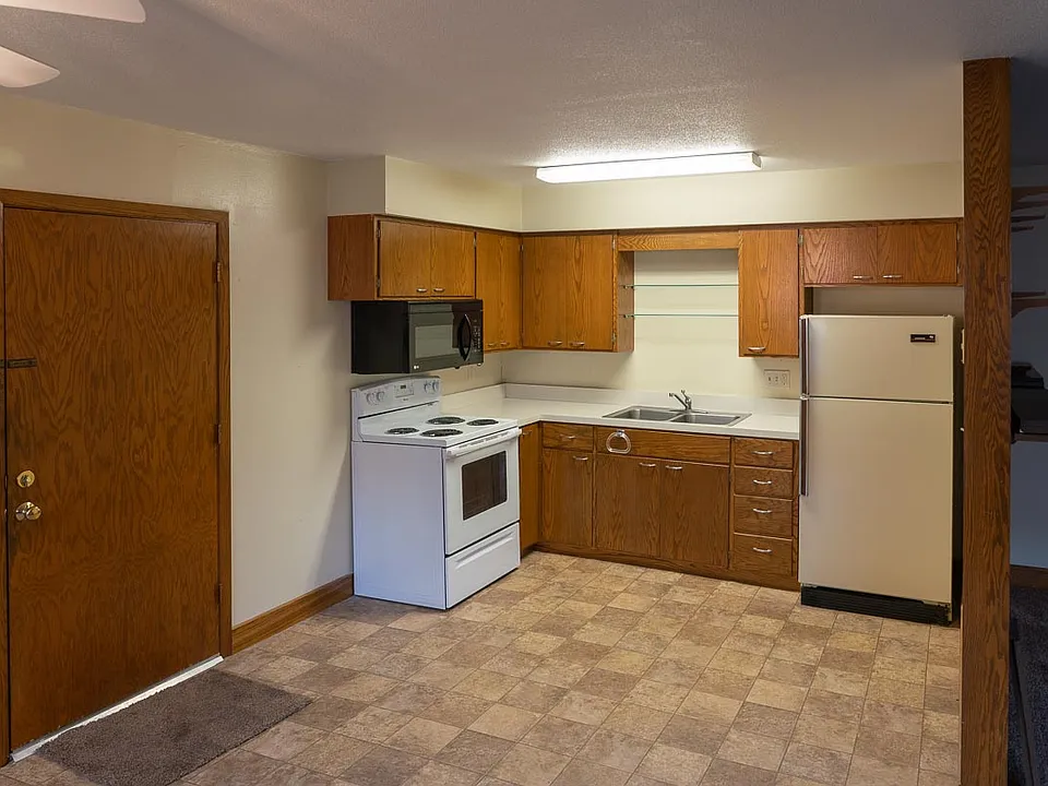 127 E Lincoln St #5