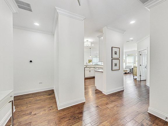 3rd image of 7 E Kennedy Ln APT 302