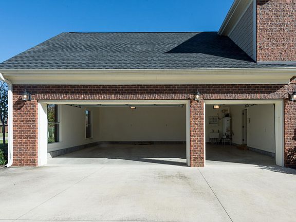 5th image of 7960 Hampton Cove Dr