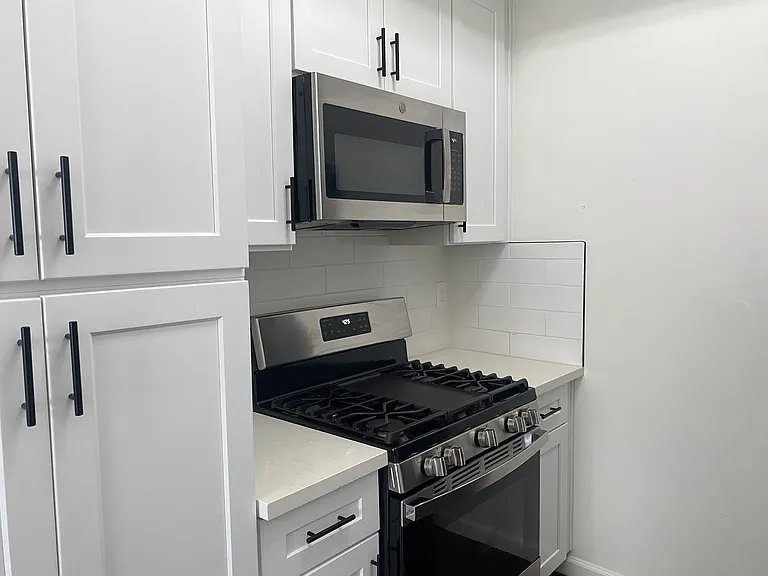 Moorpark Lofts — Photo 7