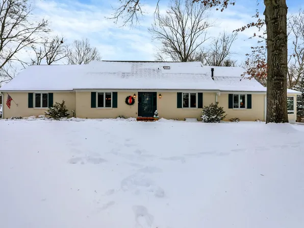 656 Spring Hills Dr, Zionsville, IN 46077