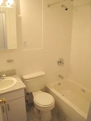 Rented by City Connections Realty | media 5