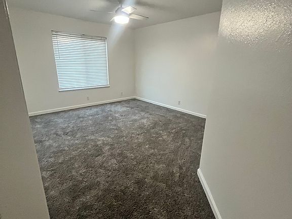3rd image of 1515 Oakwood Ct