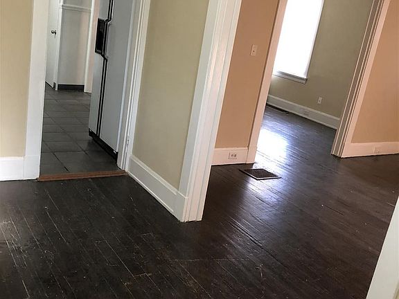 3rd image of 3808 Tracy Ave