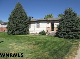 1820 Davis Ave, Gering, NE 69341