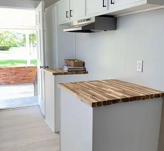 410 Mosley St — Photo 3