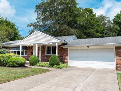 1674 Windsor Dr, Mayfield Heights, OH, 44124
