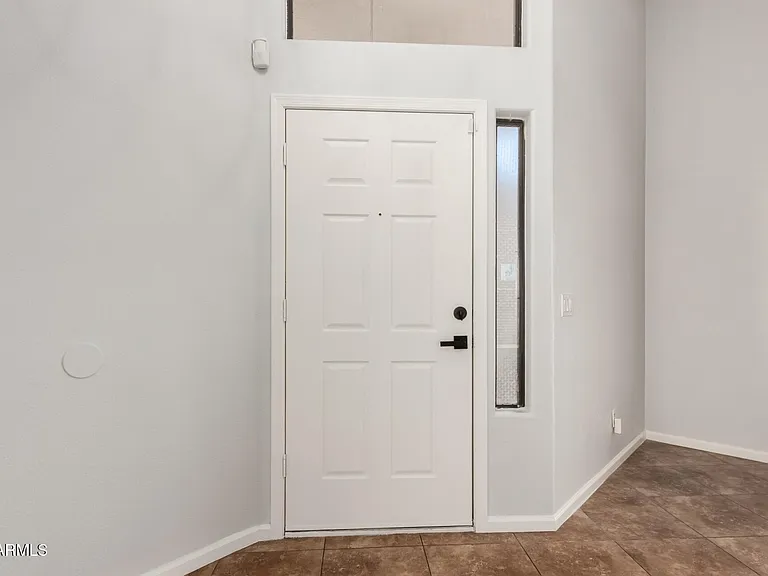 1625 E Montoya Ln — Photo 4