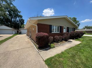 820 Park Ave, Thornton, IL 60476