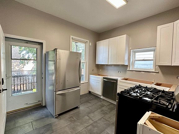 5th image of 2455 N Rockwell St APT 2