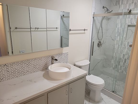 2nd image of 4226 Cleveland Ave APT J
