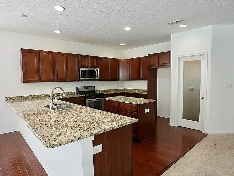 1566 Valdarno Dr — Photo 25