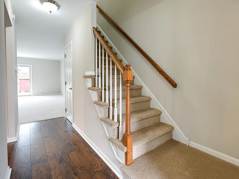 125 Conway Ct — Photo 14