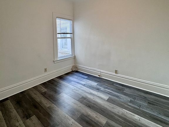 4th image of 1563 Powell St