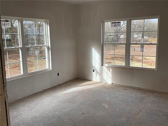 5th image of 1420 Park St