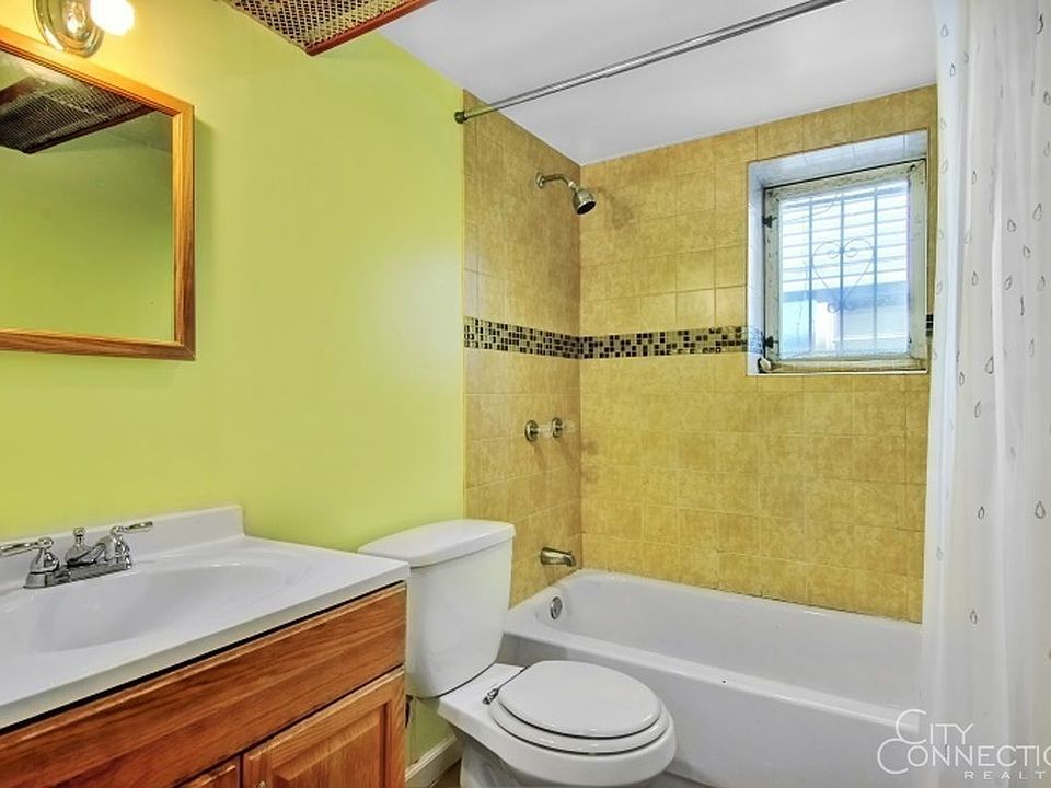 2nd image of 452 E 54th St Floor 2