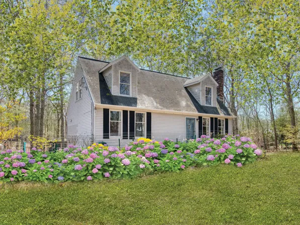 72 Thomas Ave, East Hampton, NY 11937