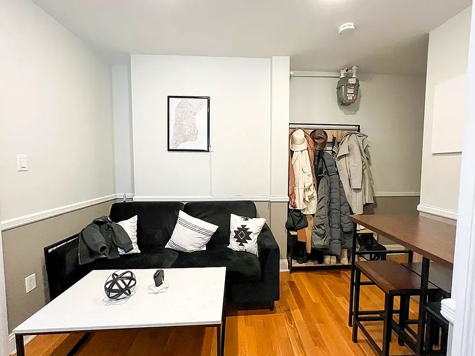 1st image of 128 Thompson St APT 10