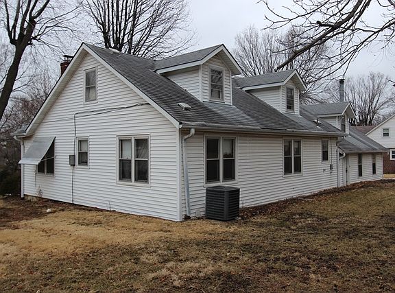 4th image of 7139 Sycamore Ave