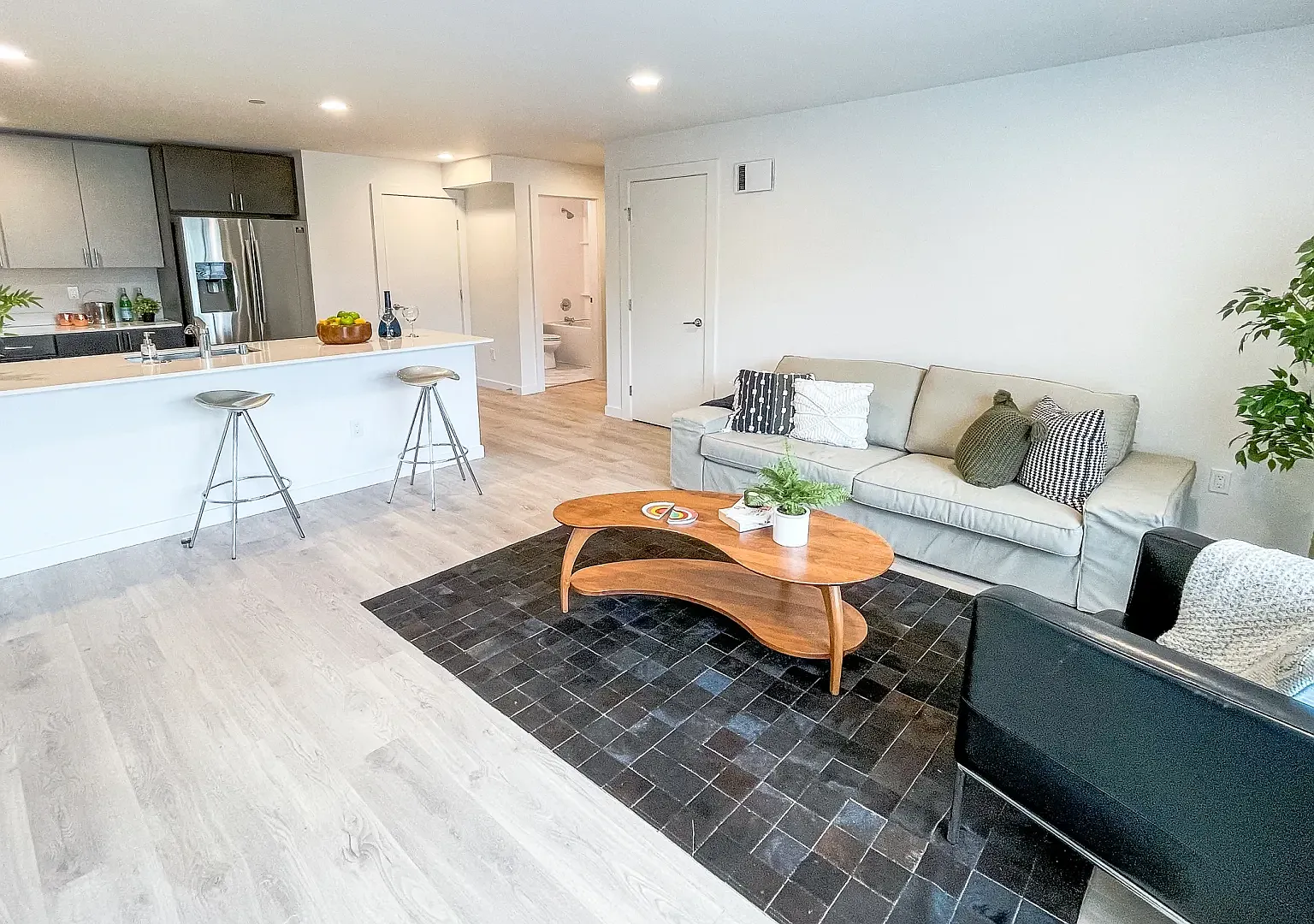 Edric Apartments — Photo 4