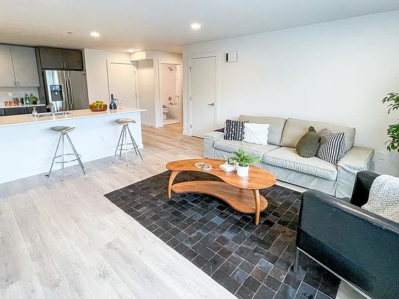 4th image of 9021 17th Ave SW #209