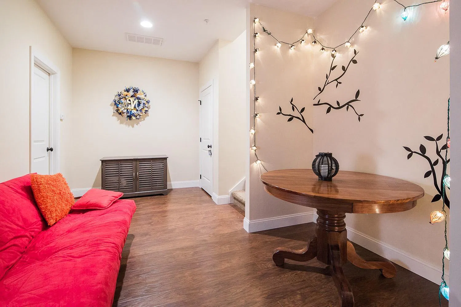 4 bed, 2.5 bath, 3000 sqft, $3,400 — Photo 2