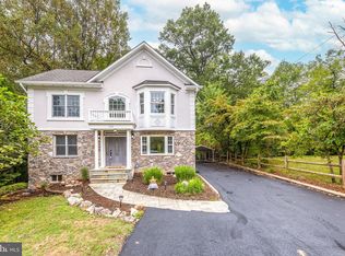 4009 Estabrook Dr, Annandale, VA 22003