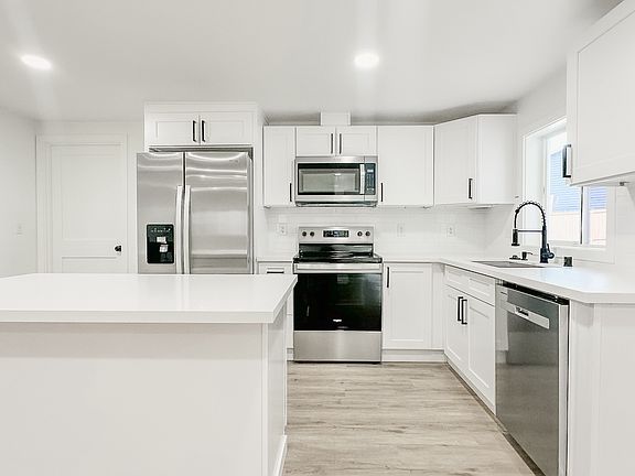 4th image of 31026 20th Ave S #B