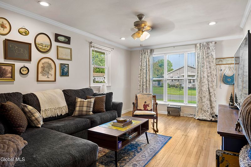 3rd image of 309 Manchester Road