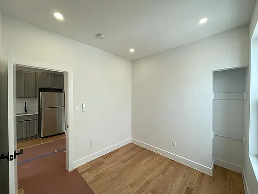 Rented by Suzuki Capital LLC | media 11