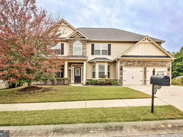 145 Humboldt Dr, Fayetteville, GA 30214