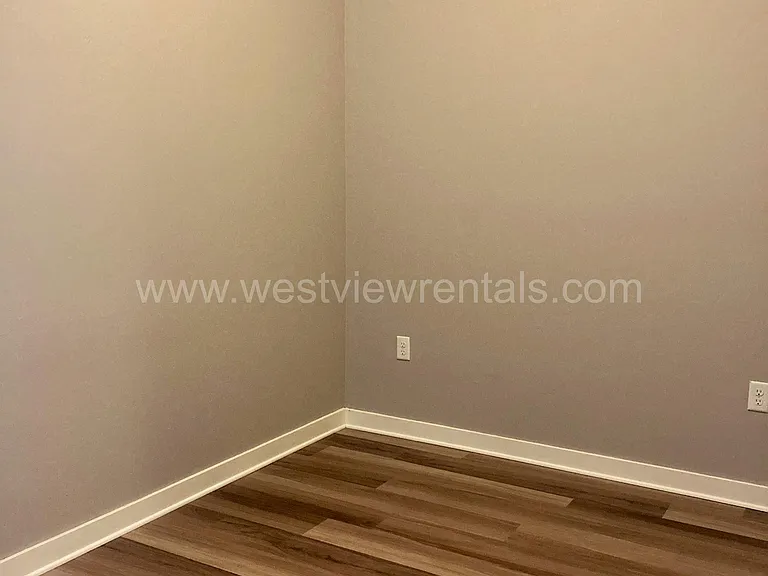203 E Laurel St — Photo 20