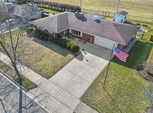 611 Palladium Dr W, Joliet, IL