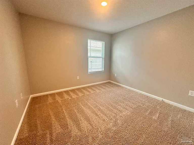 2348 Kirkwood Dr — Photo 12