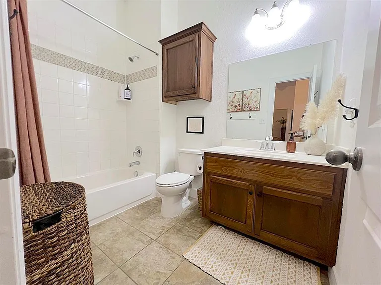 300 Grafton Ln — Photo 26