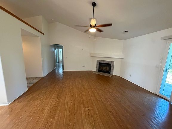 2nd image of 821 Woodland Ave